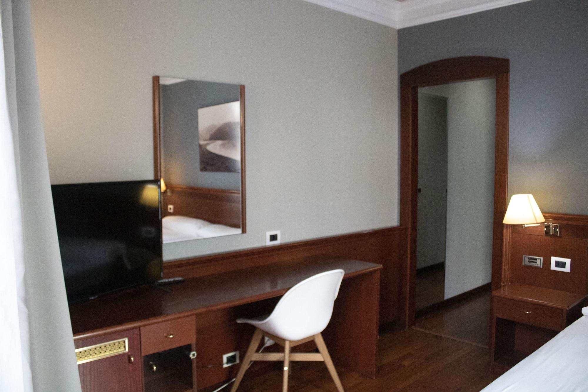 Hotel Alda El Suizo Ferrol Kültér fotó