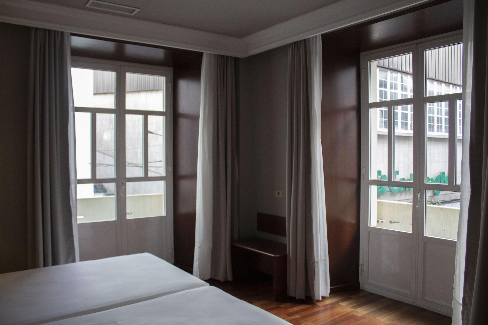 Hotel Alda El Suizo Ferrol Kültér fotó