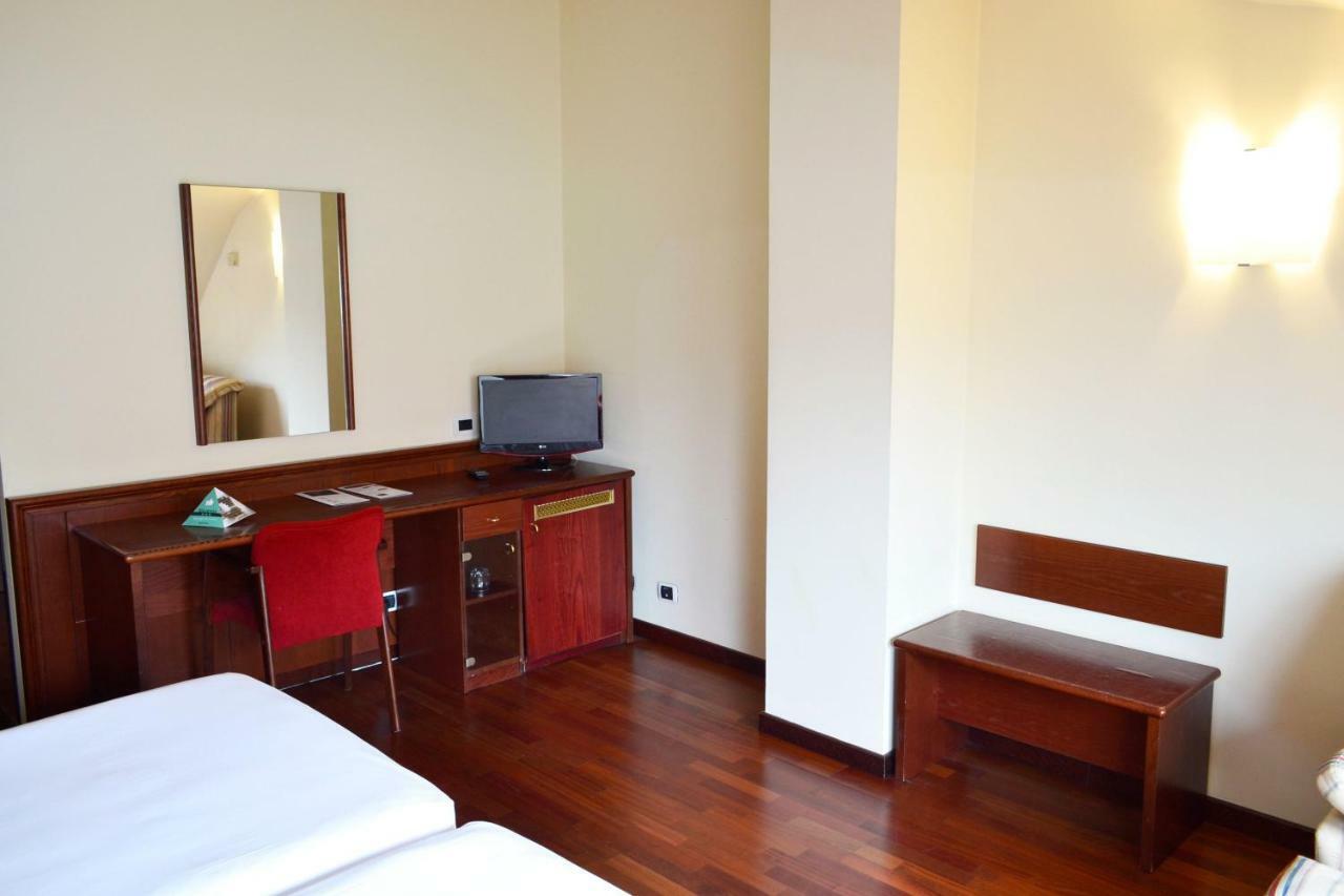 Hotel Alda El Suizo Ferrol Kültér fotó